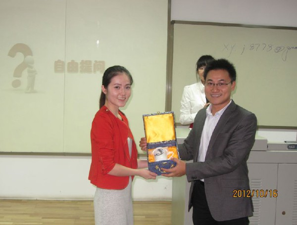 bet体育365官网正规大学生职业生涯规划系列讲座之 求职及职场经验分享 2(1).JPG